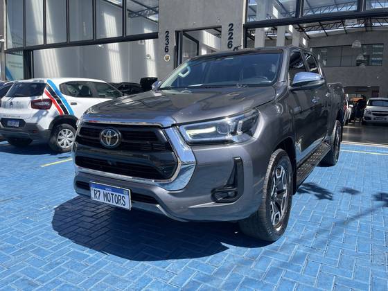 TOYOTA HILUX 2.8 D-4D TURBO DIESEL CD SRX 4X4 AUTOMÁTICO
